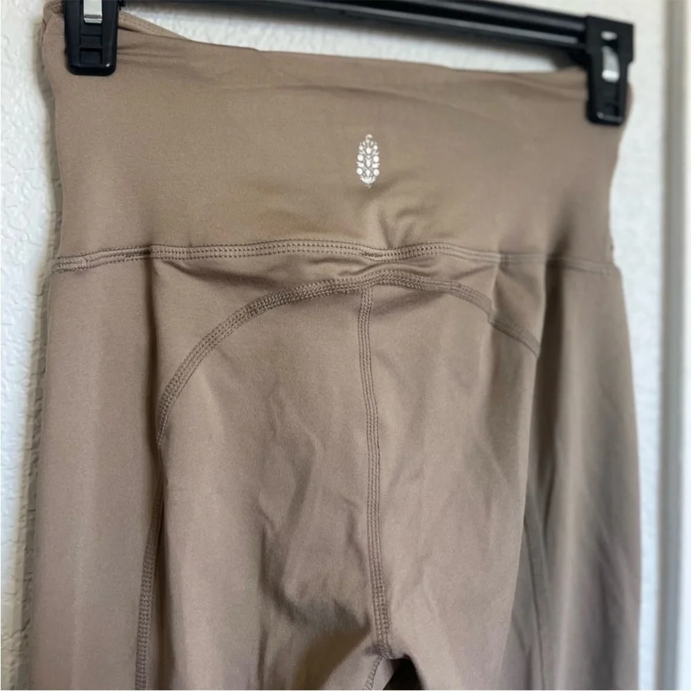 Free People Breathe Deeper Leggings NWOT - Picture 7 of 11